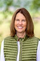 Leslie Hajdukovich advocates for new leadership in Fairbanks